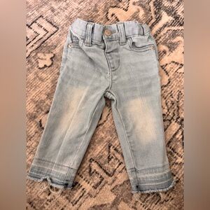 Baby girl light washed cat and jack skinny jeans